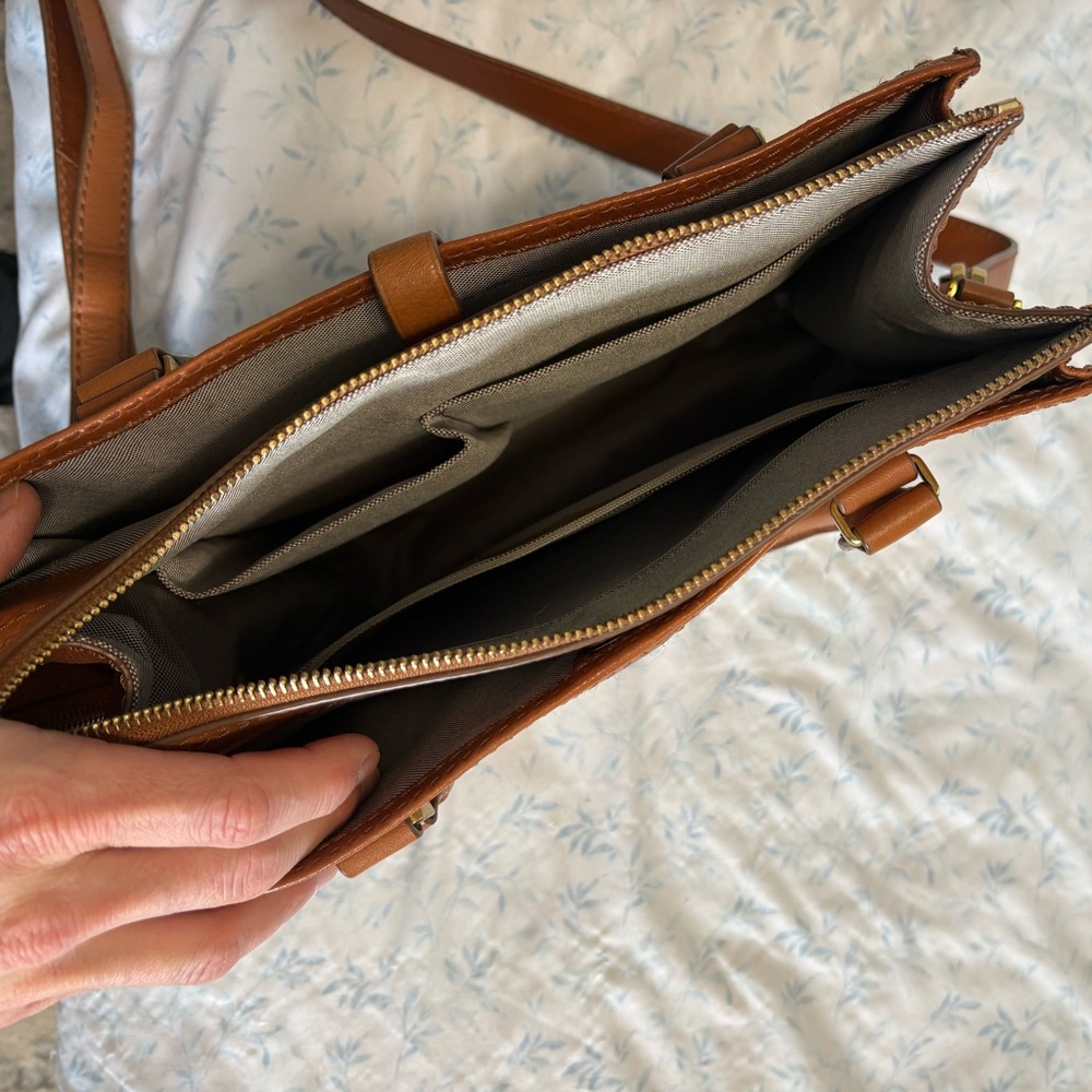 Fossil Leather crossbody - Picture 3 of 6